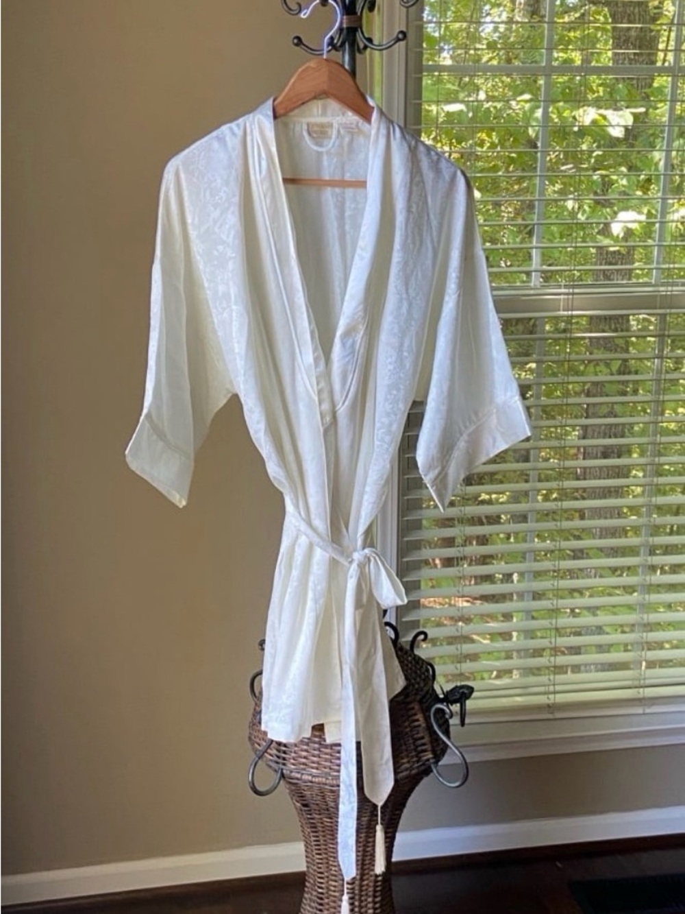 Victoria's Secret Vintage Gold Label Ivory Robe tassels Sz OS